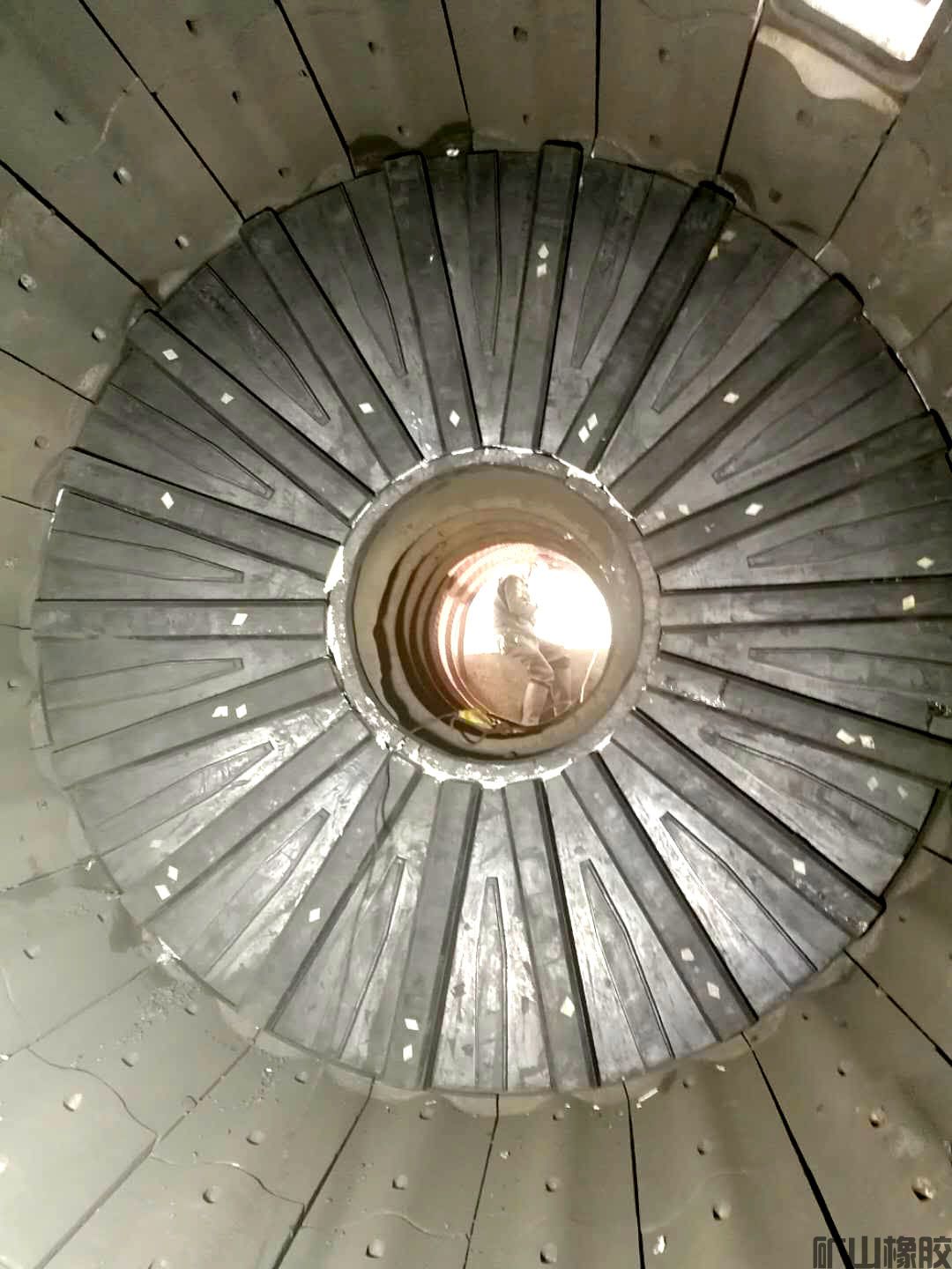 你的球磨機(jī)還在使用高錳鋼端襯？落伍了！(圖2)